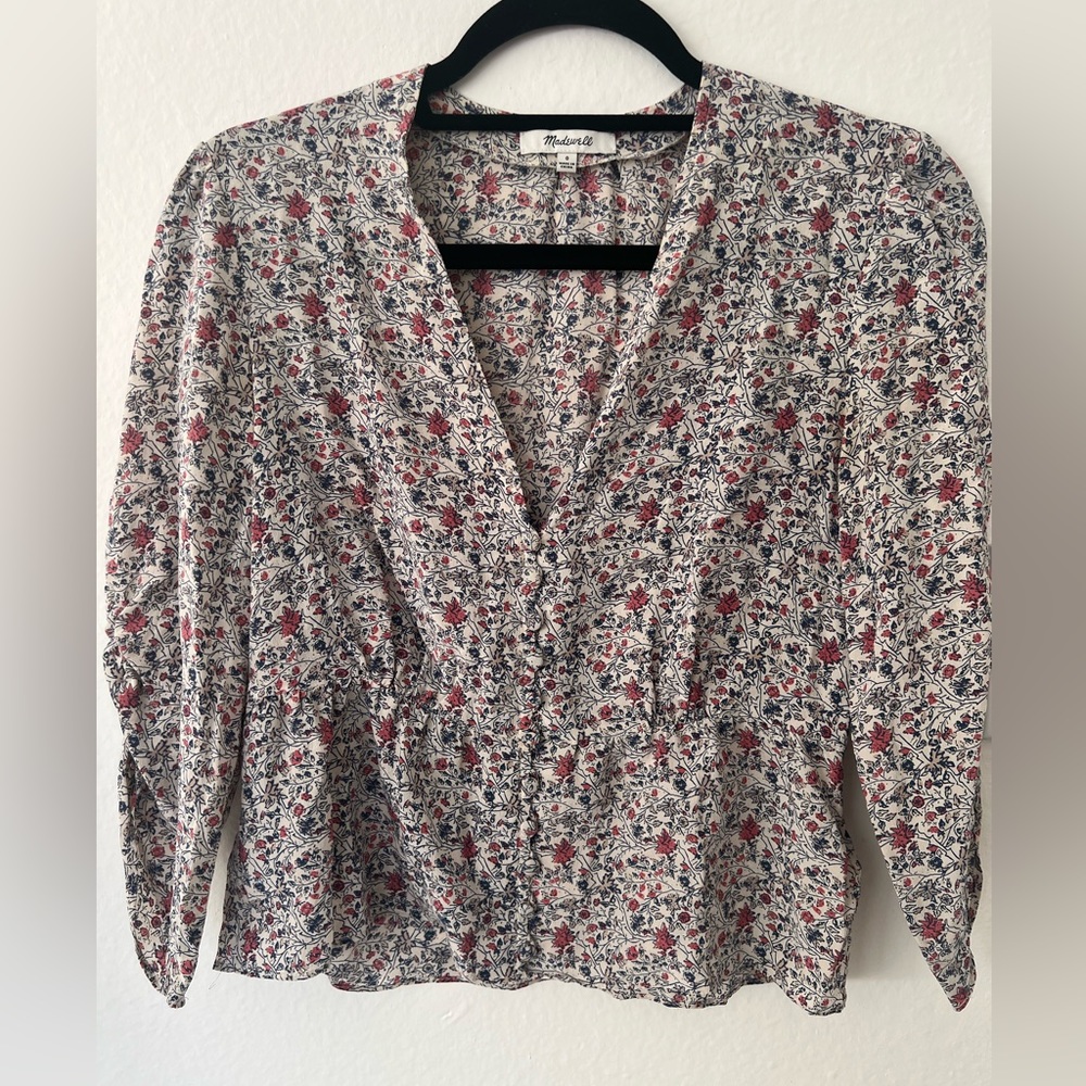 Madewell White Floral V-Neck Blouse with Red and Blue Print